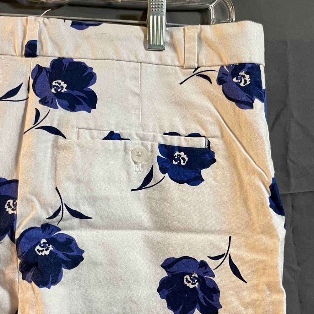 Banana Republic Floral White & Blue Shorts Women's Size 6 Whimsy - Picture 4 of 7
